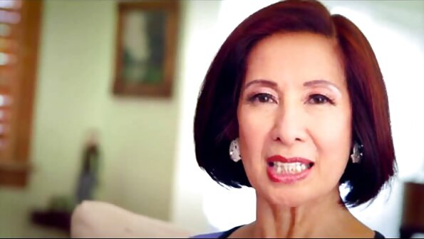 පැණි කළුවර හනී ගෝල්ඩ් රැවුල කැපූ පුකටිය උරා බොනවා