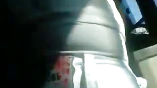 උණුසුම් ළදරුවන් වන රිලී රීඩ් සහ ඇලිනා ලෝපෙස් දැඩි ලෙස සමලිංගික සේවනයේ යෙදී සිටිති