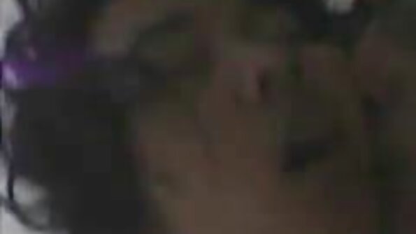 Blondes එකම මිනිහාට කෙලවනවා