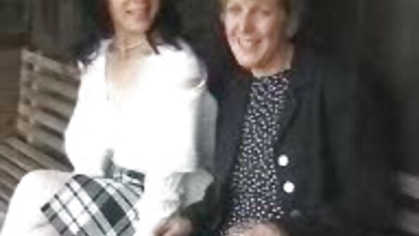 ඉස්ම සහිත ලැටිනා කැනෙලා සම සම්බාහනය කිරීමේදී තැළීමකට ලක් වේ