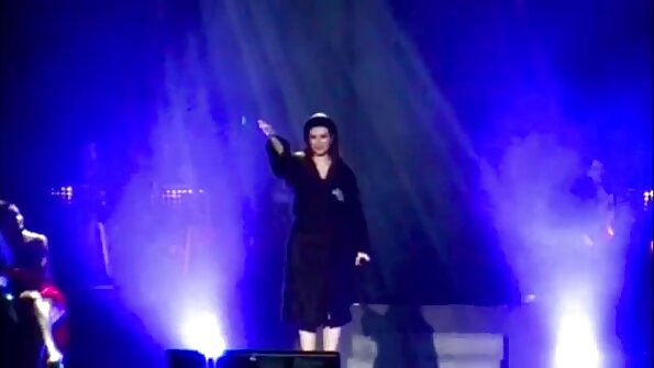 කෙන්සි ටේලර් සහ ඔලිව් ග්ලාස් සාලයේ කෙලවති