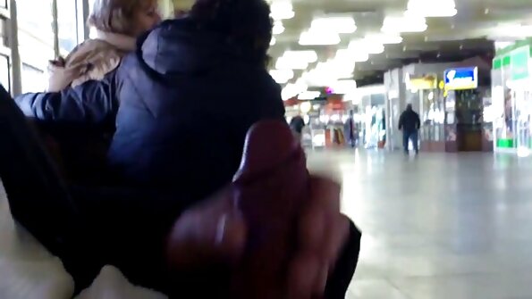 ලස්සන පෙනුමැති ලස්සන ඇගේ පුක ලෙවකෑවා