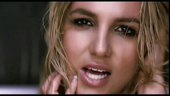 Britney Amber, Missy Martinez සහ Riley Reyes රැවුල වවාගත් ස්ටාලියන් විසින් කපා ඇත