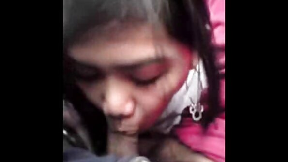 කාර්යබහුල කාර්යාල කාන්තාව නිසි ලෙස කෙලෙව්වා