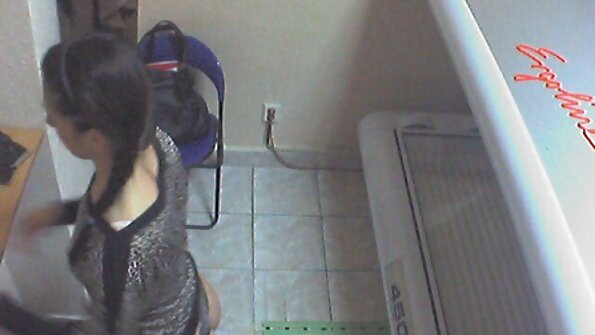 කුකුළා ආදරය කරන දුඹුරු පැහැ ගැන්වීමට ආසන්නයි