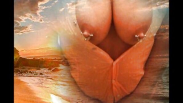 තරුණ බැල්ලිය ඇලෙක්සා නෝවා අලංකාර රෙඩ්හෙඩ් MILF සමඟින් තැම්බූ ත්‍රීසම් රස විඳියි