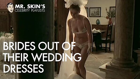 ආසියානු සම්බාහන ශිල්පියා අමතර මුදල් සඳහා කොල්ලාගේ කුකුළා උරා බොයි