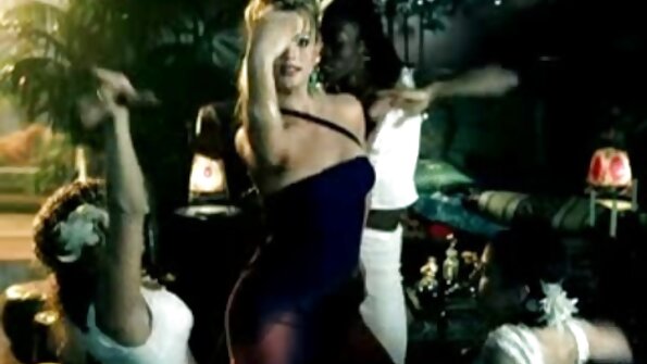 හොඳම මිතුරන් දෙදෙනෙකු පිරිමි ළමයෙකු බෙදා ගනී