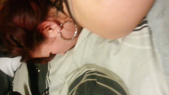 ආධුනික බබා කළු පැහැ උරා බොන්න කැමතියි