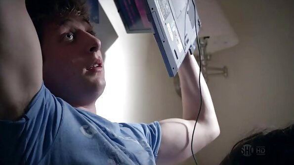 Hot Latina Desiree Dulce Blojob ලබා දෙන අතර බට්ලර් කෙනෙකු සමඟ ලිංගිකව හැසිරෙයි