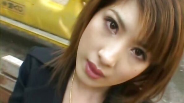 ක්‍රිස්ටි මැක්ට ඇත්තේ පුසී කොණ්ඩා මෝස්තරයකි