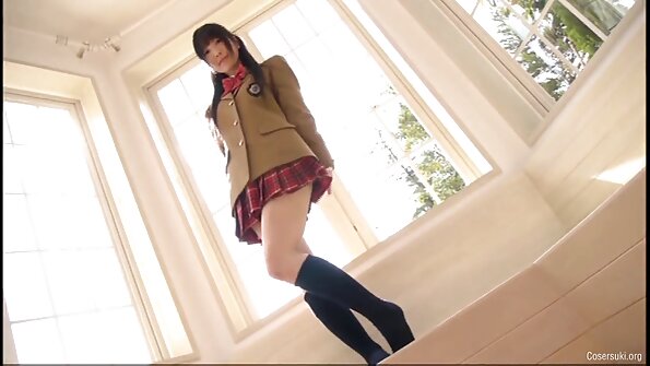 ආකර්ශනීය ජේන් වයිල්ඩ් උද්‍යෝගිමත් ලිංගික ක්‍රියාකාරකම්වල නියැලී සිටින අතර බ්ලොක් ජොබ් එකක් කරයි