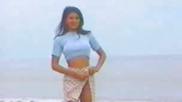 ඇඩ්‍රියානා චෙචික් පරණ කුරුම්බා උරා බොනවා