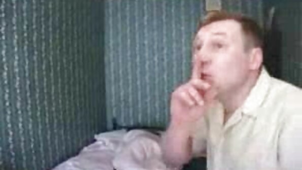 සිලිකොන් සල්ලාල කෝට්නි ටේලර් නිසි ලෙස ඇඳේ කෙලවර වේ