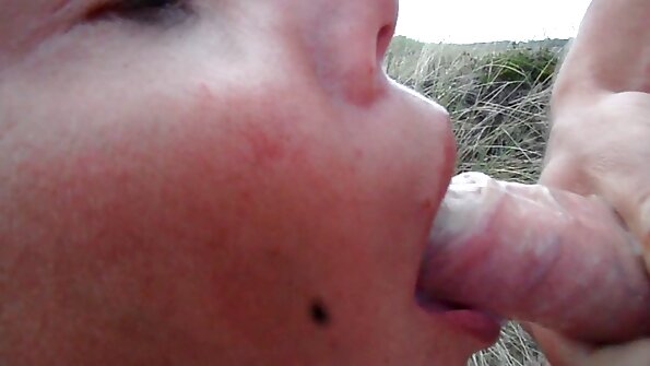 රූමත් රන්වන් කාමුක තරුව බොහෝ විට ලිංගිකව හැසිරේ