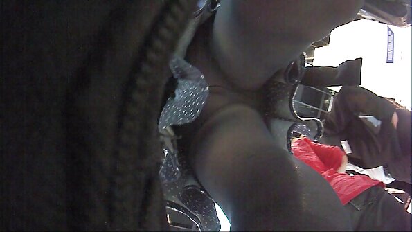 කුඩා බබා කැන්ඩි වයිට් ඇගේ පළමු බීබීසී සේවය කරයි