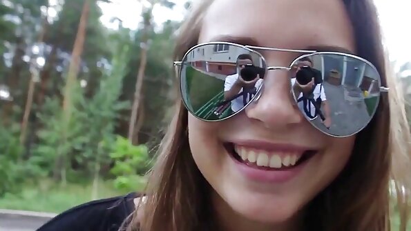 අපූරු brunette Kinsley Karter ට කෙලවුනු බෝල ගැඹුරුයි