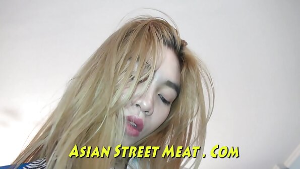 රිකී සරාගී ආධුනික ලැටිනා එළිමහනේ කෙලවයි