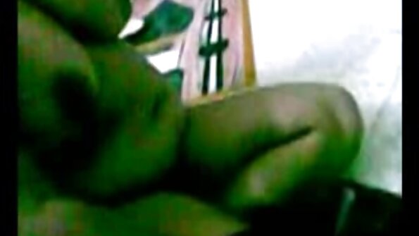 MILFs Ava Rose, Courtney Cummz සහ Gabby Quinteros සමලිංගික සේවනයේ යෙදේ