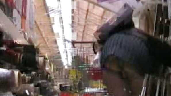 අවශ්‍යතා ඇති මිල්ෆ් යොවුන් කන්‍යාව උරා බොයි