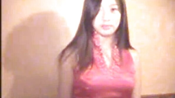 Kendra Lust Zoe ට ඇගේ සුළු පුතාට කෙලෙසන ආකාරය උගන්වයි